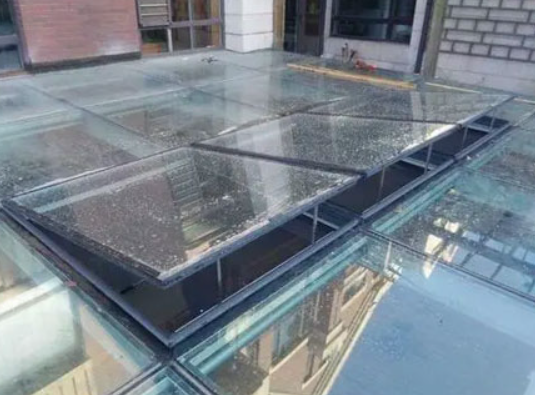 智能呼吸：内蒙电动雨感天窗的生活革新
